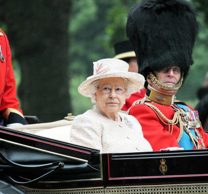 „jest-w-bardzo-dobrej-formie”.-boris-johnson-poinformowal-o-stanie-zdrowia-krolowej-elzbiety