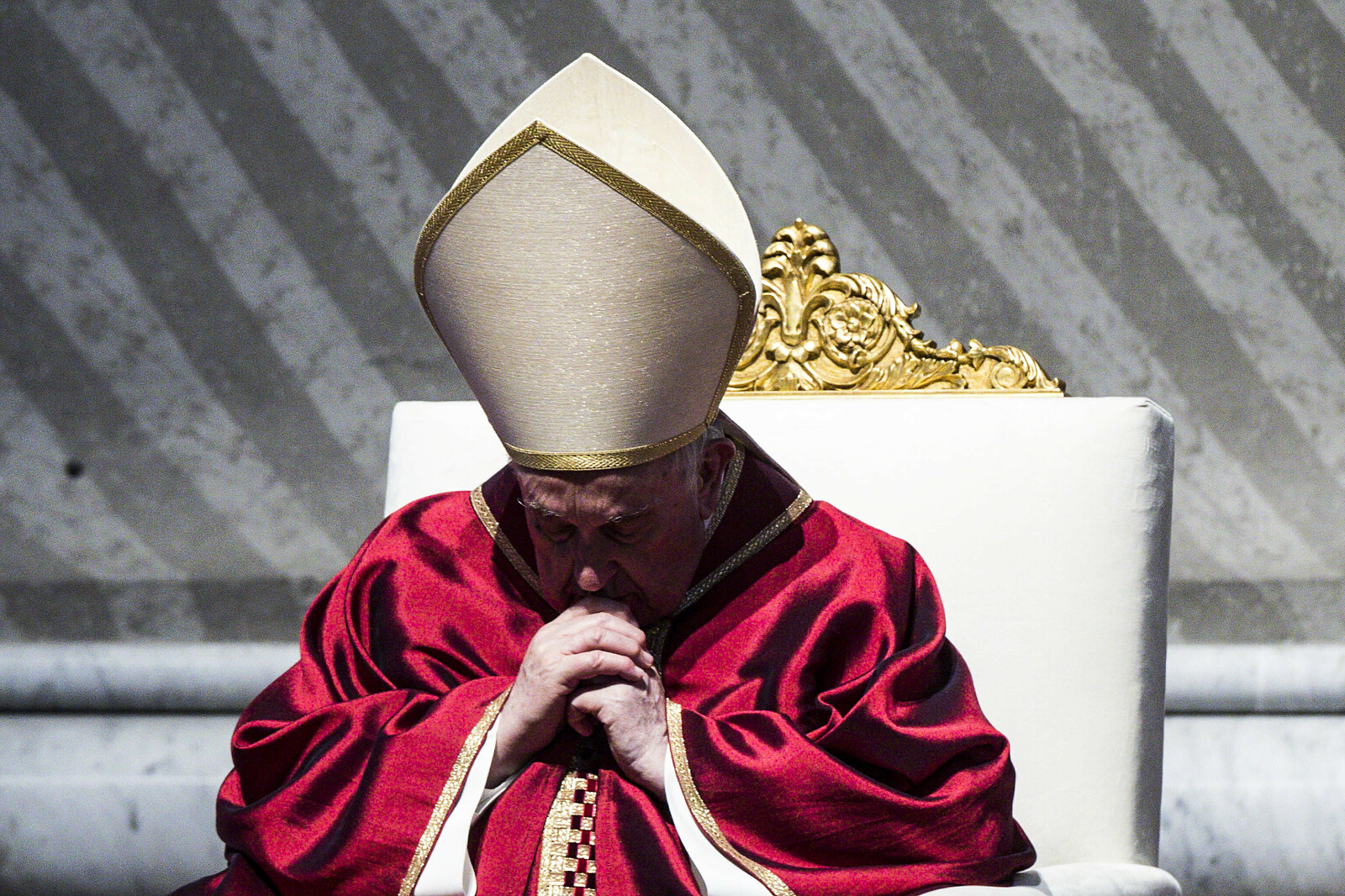 homilia-papieskiego-kaznodziei-podczas-liturgii-meki-panskiej