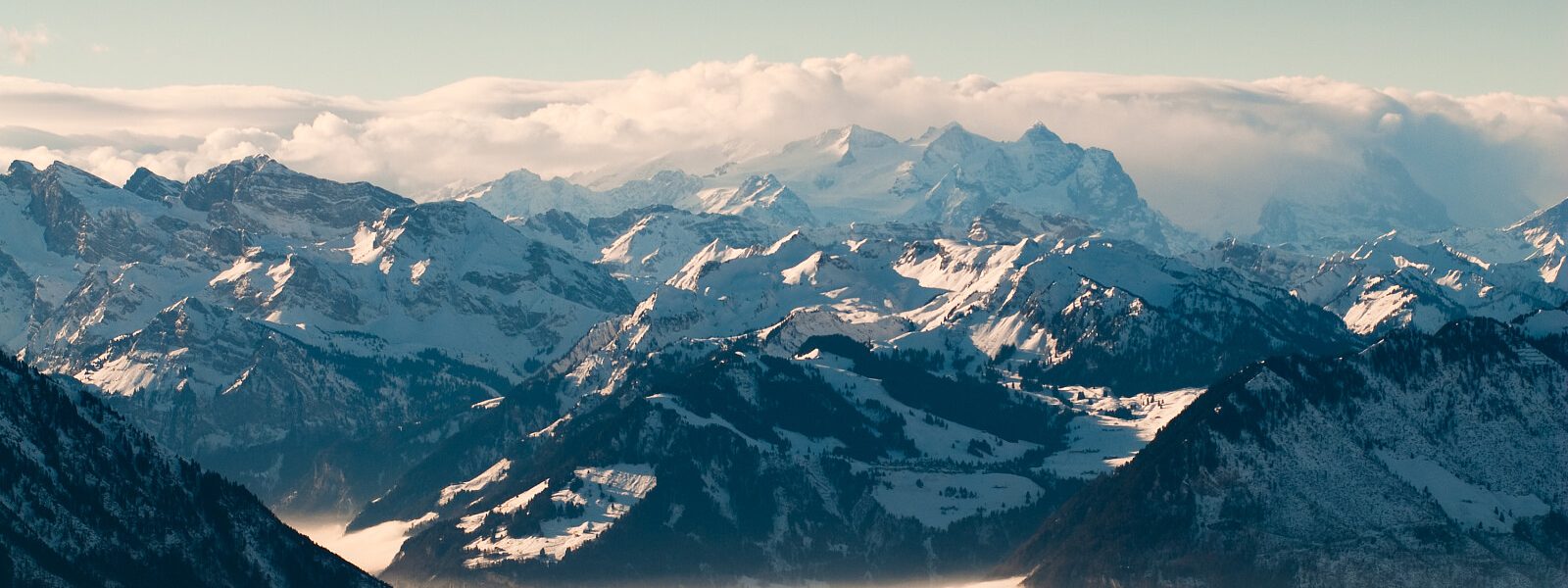 szwajcaria-runela-czesc-alpejskiego-lodowca.-akcja-ratownicza-na-duza-skale