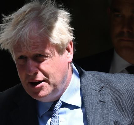 brytyjski-premier-boris-johnson-z-niezapowiedziana-wizyta-w-kijowie