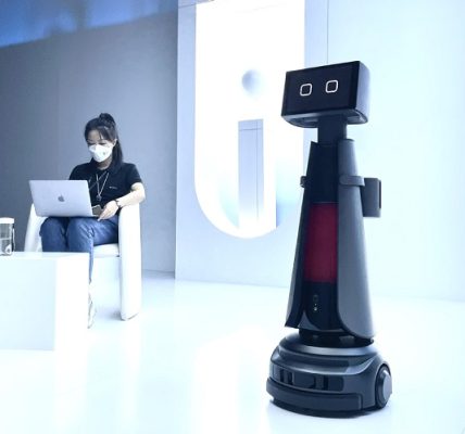 chiny:-xiaowei,-robot-domowy-pierwszej-generacji