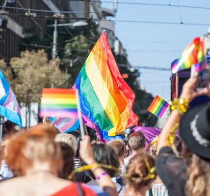 prawoslawny-biskup-grozil-bronia-uczestnikom-parady-lgbt.-sprawe-bada-prokuratura