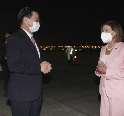 pelosi-na-tajwanie,-czyli-kijem-po-pretach